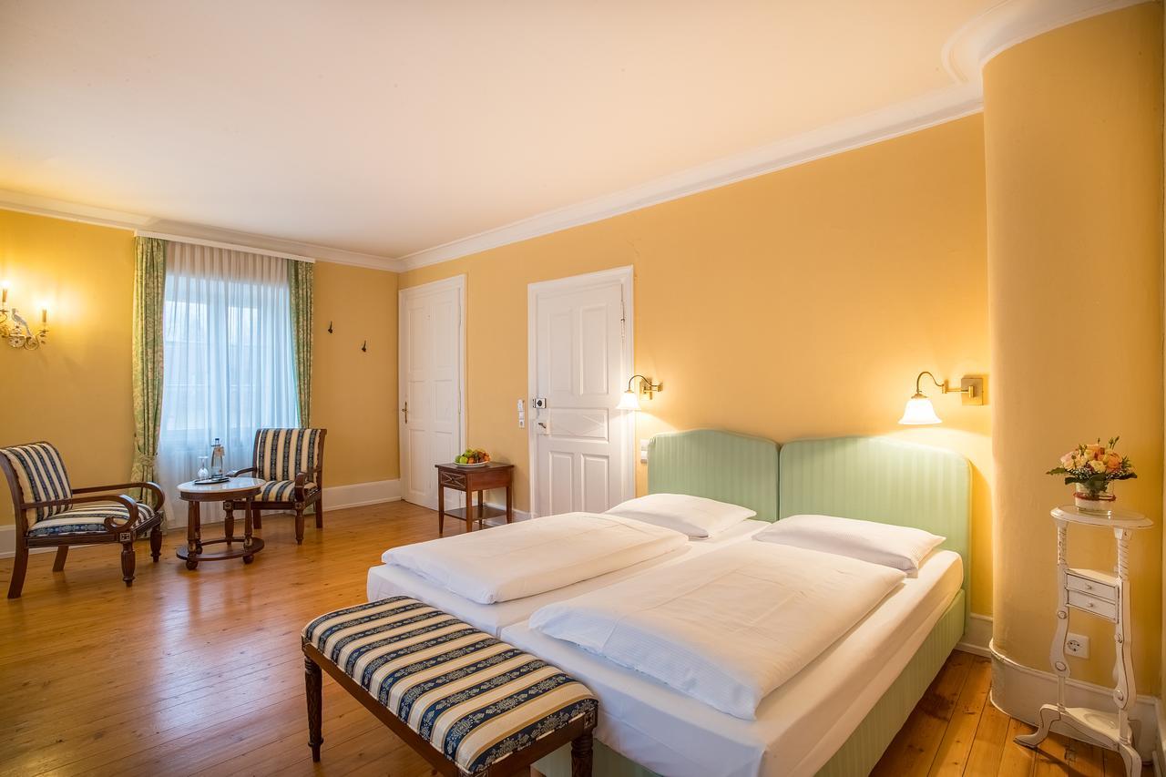 Schlosshotel Neckarbischofsheim Esterno foto