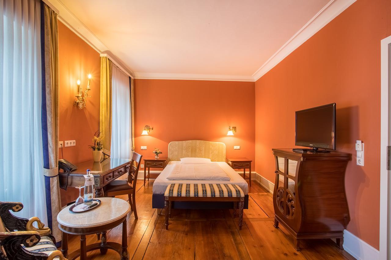 Schlosshotel Neckarbischofsheim Esterno foto