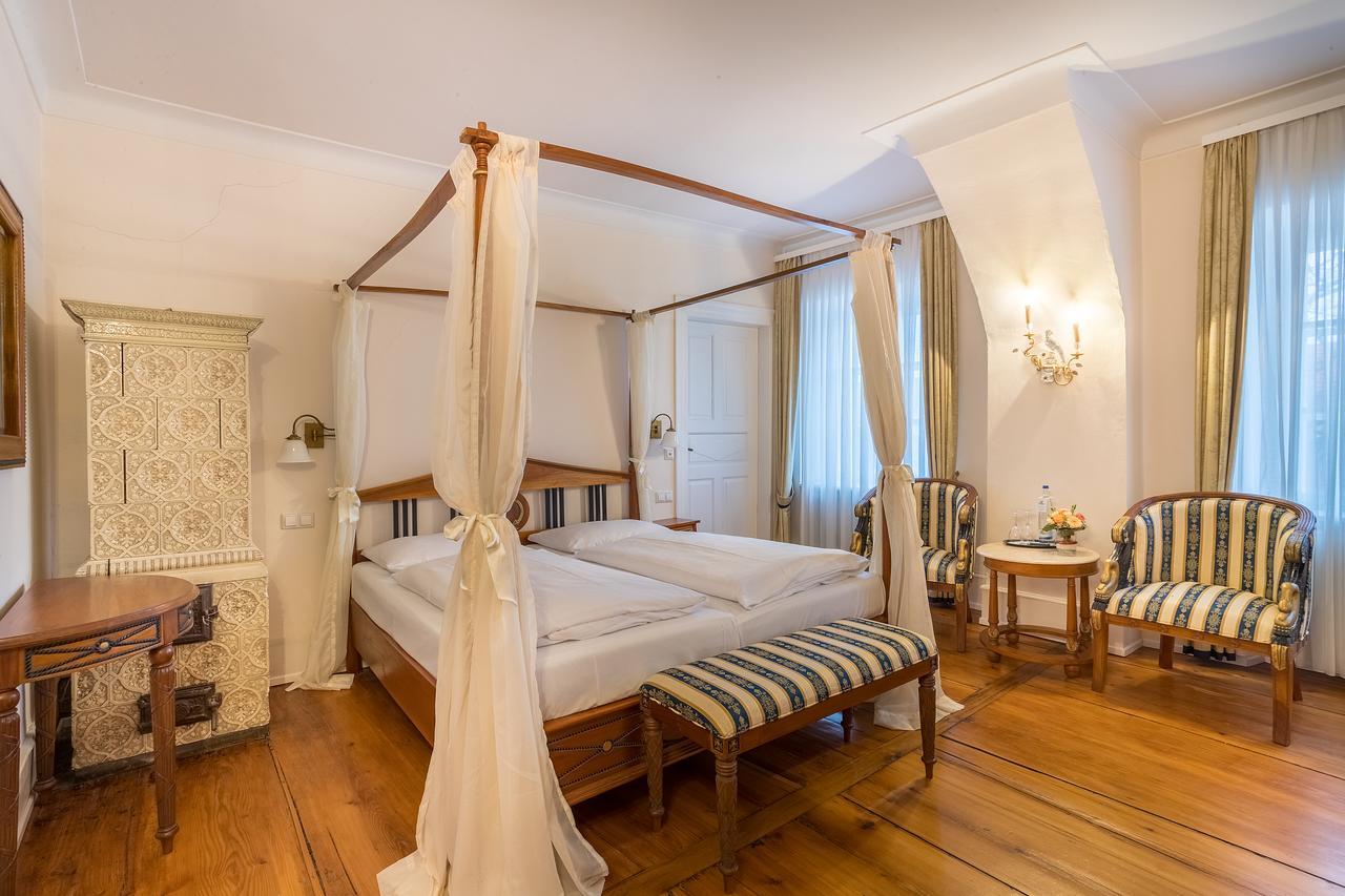 Schlosshotel Neckarbischofsheim Esterno foto