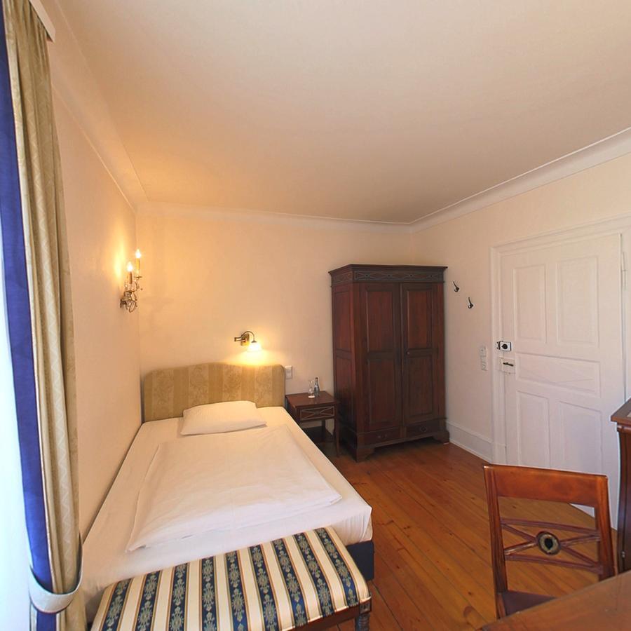Schlosshotel Neckarbischofsheim Esterno foto